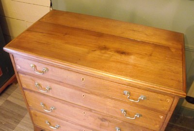 Pennsylvania Walnut Hepplewhite Chest